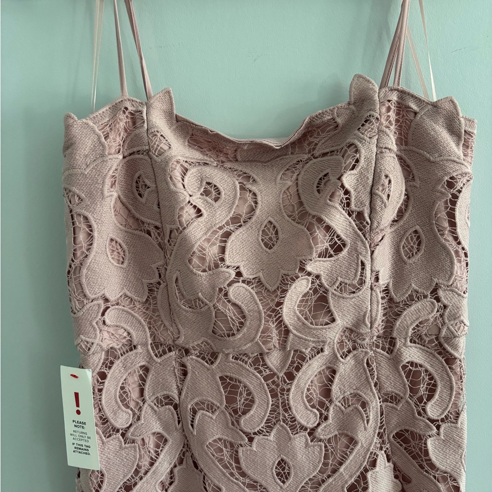 BARDOT LACE DRESS - Picture 2 of 5